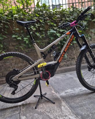e mtb rocky mountain  power play altitude A30
