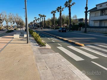 6-8 posti, FRONTE MARE, 2 bagni, aria condizionata