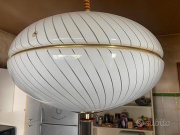 Lampadario a forma ellissoidale UFO pendente Niba