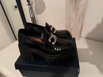 Mocassini con fibbia gioiello