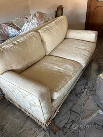 nr. 2 divani in piuma d'oca