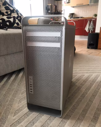 MAC PRO 2009 + MONITOR APPLE CINEMA HD 23"