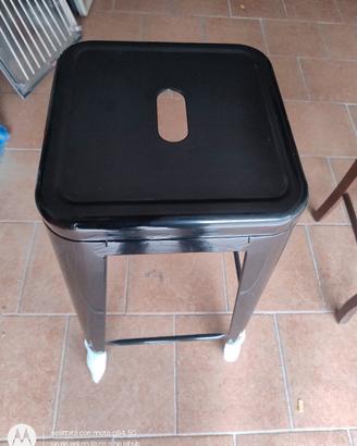 Set 4 sgabelli alti stile Tolix 76 cm neri – NUOVI
