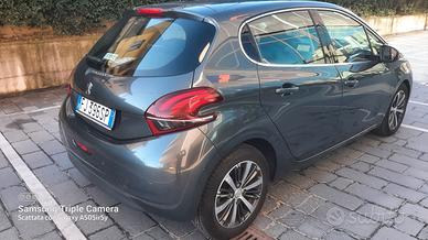 Neopatentati , tenuta in modo Maniacale !