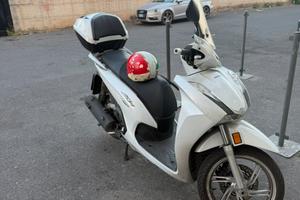 Honda sh 350