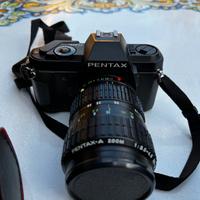 Macchina fotografica Pentax P30T con accessori
