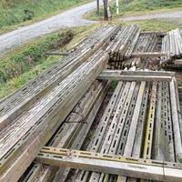 pali di cemento per vigneto o recinzioni 