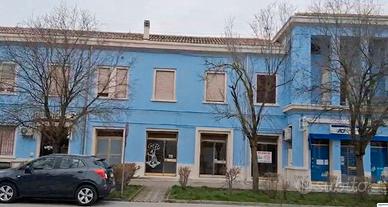 Negozio C/1 Tresigallo Piazza Italia