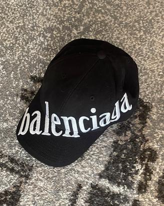 Cappello balenciaga