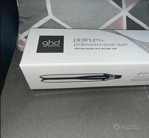 Piastra per capelli GHD Platinum+ non aperta