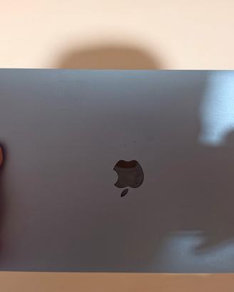 MacBook Pro 13" - 2017 con TouchBar