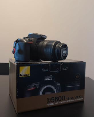 Nikon D5600 con obboettivo 18-55
