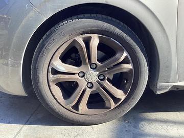 PEUGEOT 208 2012 - CERCHIONI E PNEUMATICI