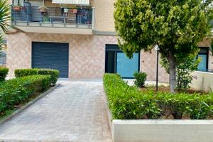 Locale commerciale, mola di bari (ba)