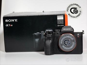 Sony A7 R mark IV (Sony) solo 11.044 scatti