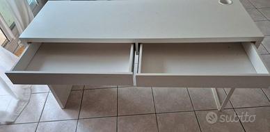 Scrivania IKEA MICKE con due cassetti
