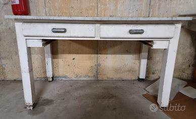 Tavolo da cucina vintage con piano in marmo