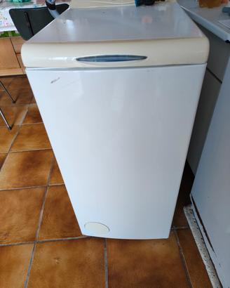 Lavatrice carica dall'alto Whirpool 