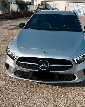 Permuto/cambio Mercedes  A250e plug in hybrid