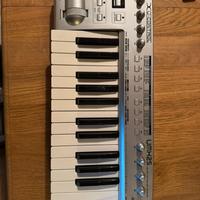 Tastiera midi Behringer UMX25 U-Control