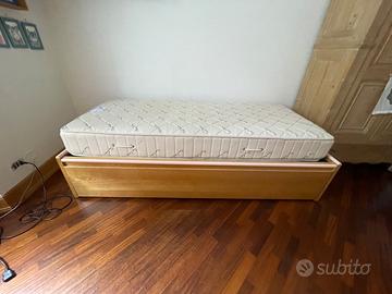 Letto con branda estraibile