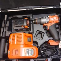 trapano avvitatore a percussione Milwaukee 