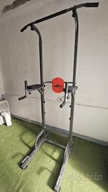 Torre fitness per trazioni, dip, push up