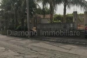 Rustico 140mq con 500mq di terreno a Mascali