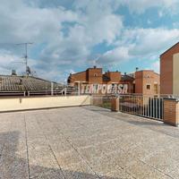 PORZIONE DI BIFAMILIARE CON GIARDINO E TERRAZZO IN