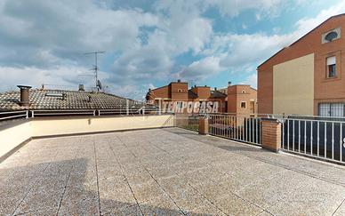 PORZIONE DI BIFAMILIARE CON GIARDINO E TERRAZZO IN