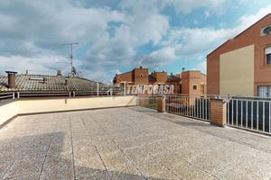 PORZIONE DI BIFAMILIARE CON GIARDINO E TERRAZZO IN