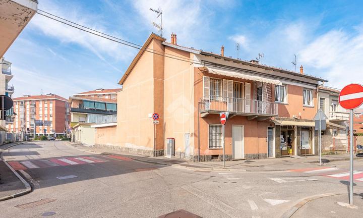 4 LOCALI A VENARIA REALE