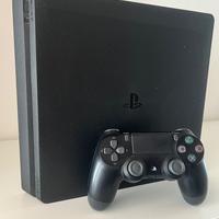 PlayStation 4 slim come nuova + 2 joystick