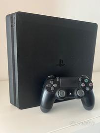 PlayStation 4 slim come nuova + 2 joystick