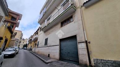 2 LOCALI A BOSCOTRECASE