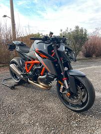 Ktm 1390 super duke R PERMUTA