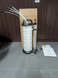 Pompa manuale sostituzione olio auto