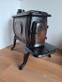 stufa in ghisa vecchia