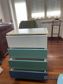 Cassettiera colorata