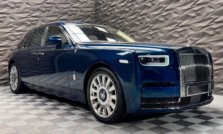 ROLLS-ROYCE Phantom SWB "ONE OF ONE W12 414KW (5