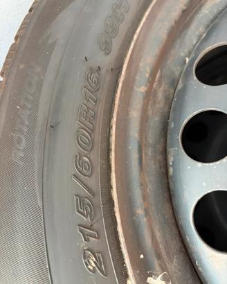 4 Pneumatici invernali 215/60 r16  99h