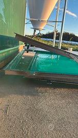 Finestrella a spinta in policarbonato 