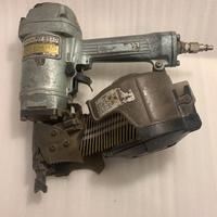 pistola spara chiodi chiodatrice pneumatica Hitaci