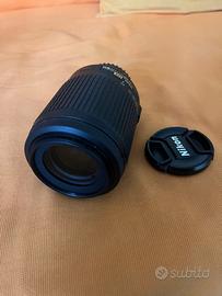 Nikon D3400 con obiettivi