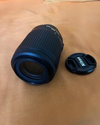 Nikon D3400 con obiettivi
