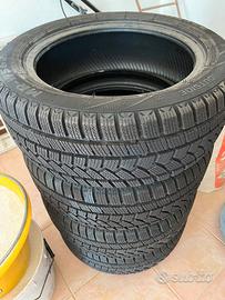 4 PNEUMATICI DA NEVE RICOPERTE