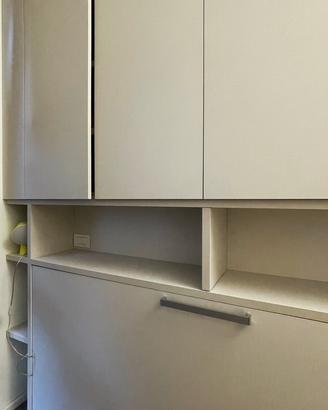 Armadio con letto singolo a scomparsa