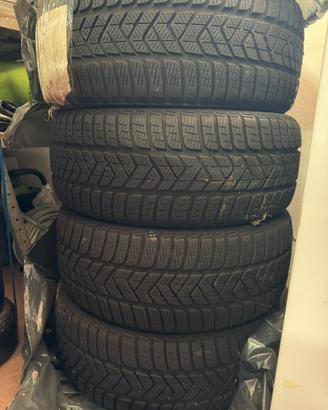 Pirelli Sottozero Invernali 225/40/18