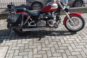 Moto Triumph Bonneville America 800