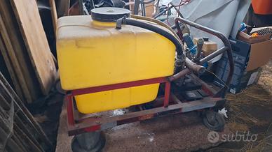 Motopompa irroratrice